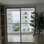 Apartamento Hermoso Con Vista Al Mar Muy Bien Ubicado
