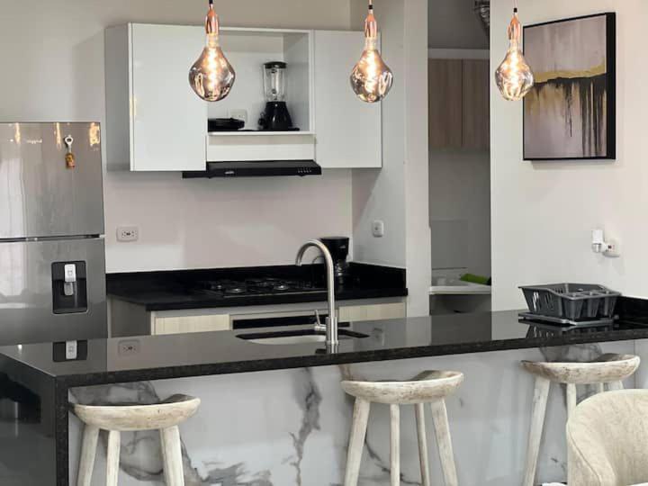 Apartamento Hermoso Con Vista Al Mar Muy Bien Ubicado Apartamento